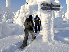 Et si le cœur vous en dit, petite promenade en raquettes dans la neige...