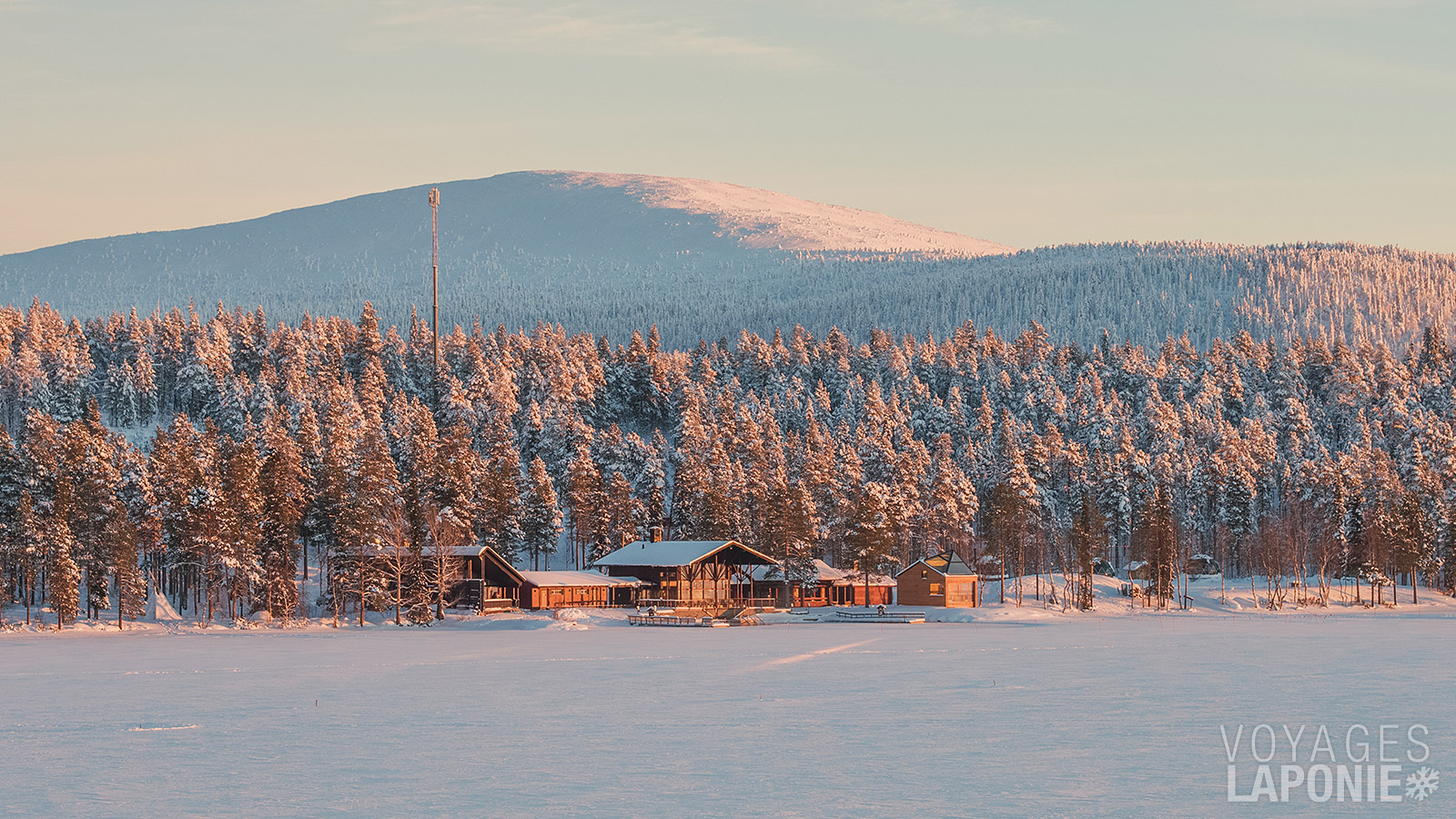 Le Jeris Lakeside Resort bénéficie d’un emplacement privilégié aux portes du parc national de Pallas-Yllästunturi