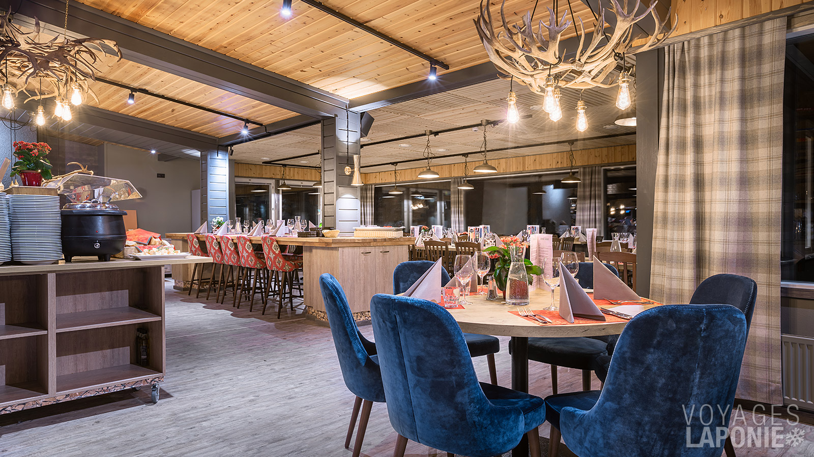Le Jeris Lakeside Resort dispose de son propre restaurant