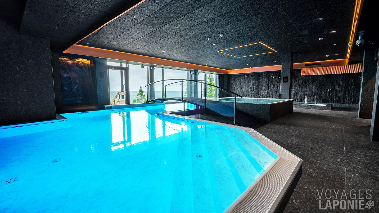 Decouverte-de-la-Laponie-arctic-spa.jpg Détendez-vous dans la piscine, le sauna ou le jacuzzi de l’Arctic Spa