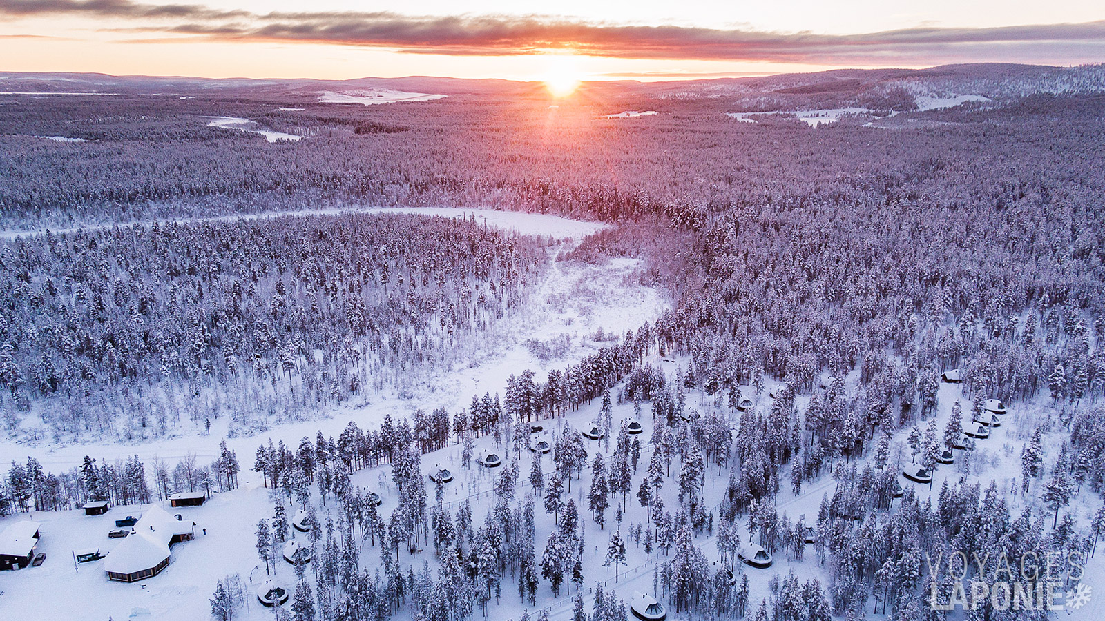 L’Aurora Village d’Ivalo est une entreprise familiale implantée au cœur de la nature lapone préservée