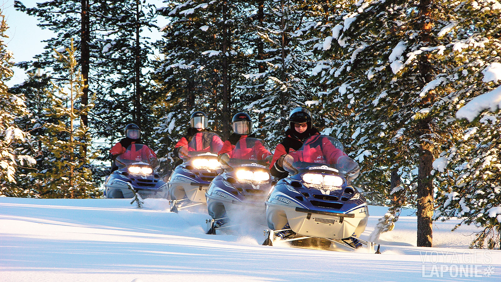 Vous traversez divers lieux dans la nature finlandaise, avec des arrêts réguliers