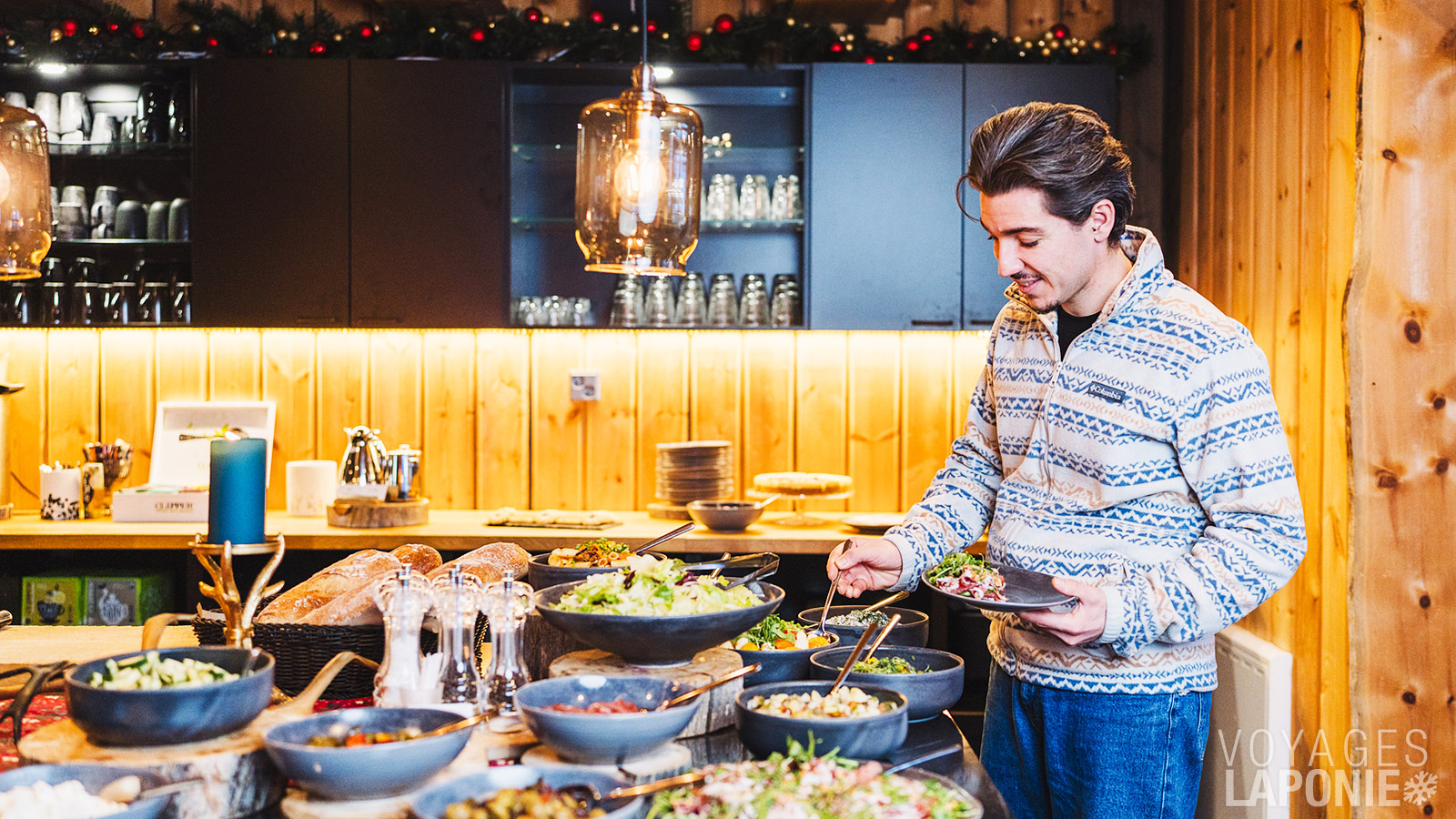 Au restaurant, des plats frais sont préparés chaque jour à base de produits locaux