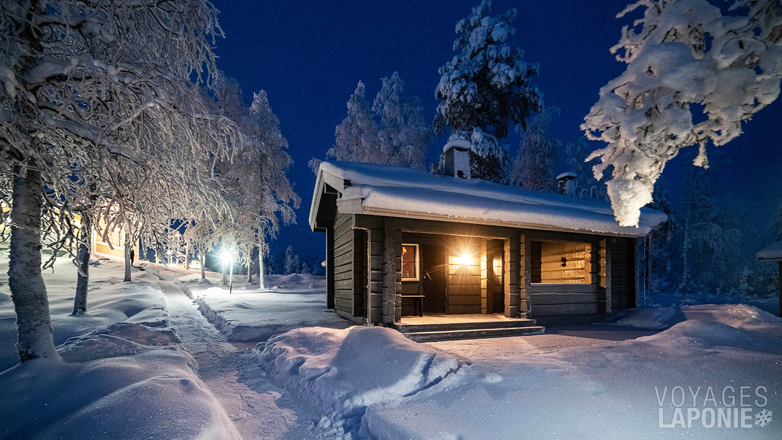 Pour le sauna, vous pouvez vous rendre dans un bâtiment séparé sur le domaine
