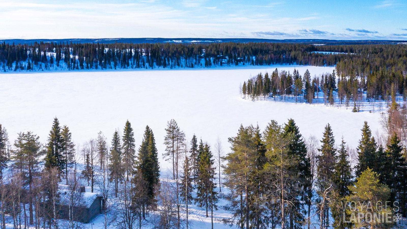 L’emplacement isolé constitue un cadre idéal pour observer les aurores boréales