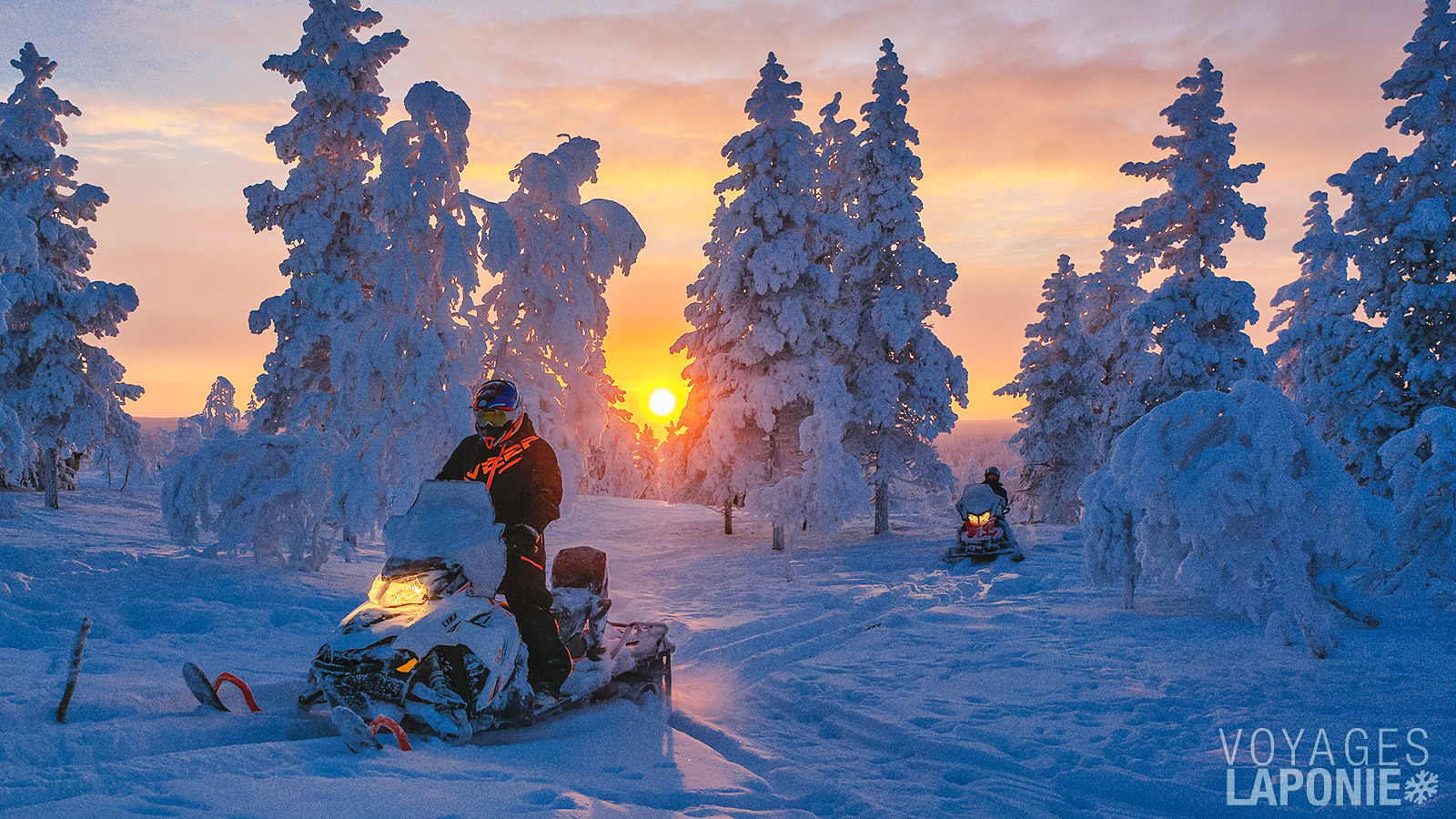 Accélérez et partez à l’aventure dans la nature finlandaise avec la motoneige