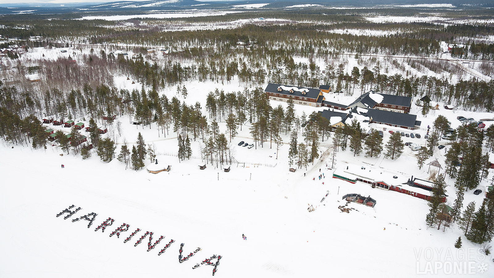Le Harriniva Adventure Resort est situé à la frontière suédoise, près de Muonio, le long de la rivière du même nom