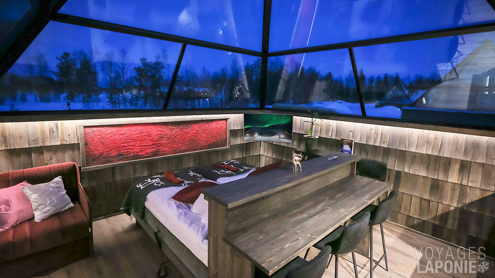 Admirez depuis votre lit le ciel étoilé et, avec un peu de chance, les aurores boréales