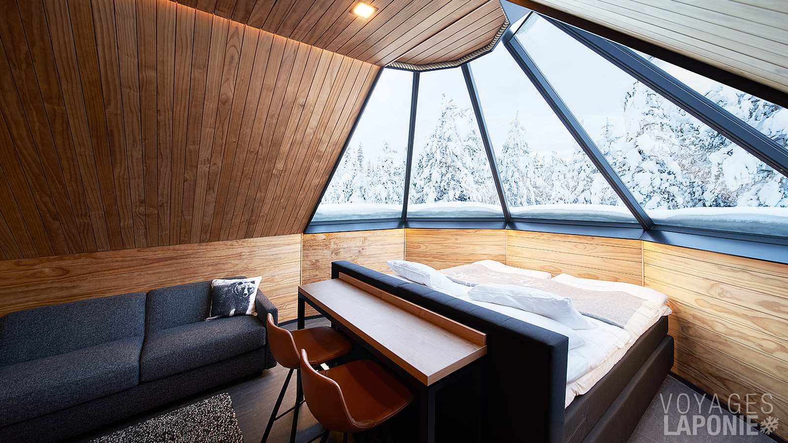 Les grandes fenêtres sont chauffées, afin que vous ayez toujours une bonne vue sur le ciel étoilé et, espérons-le, sur les aurores boréales