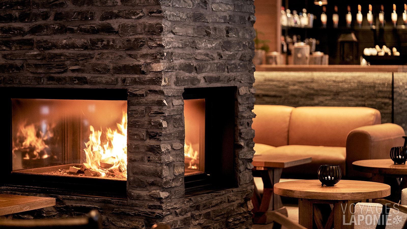 Après les excursions ou le dîner, vous pouvez discuter confortablement au coin du feu dans le restaurant