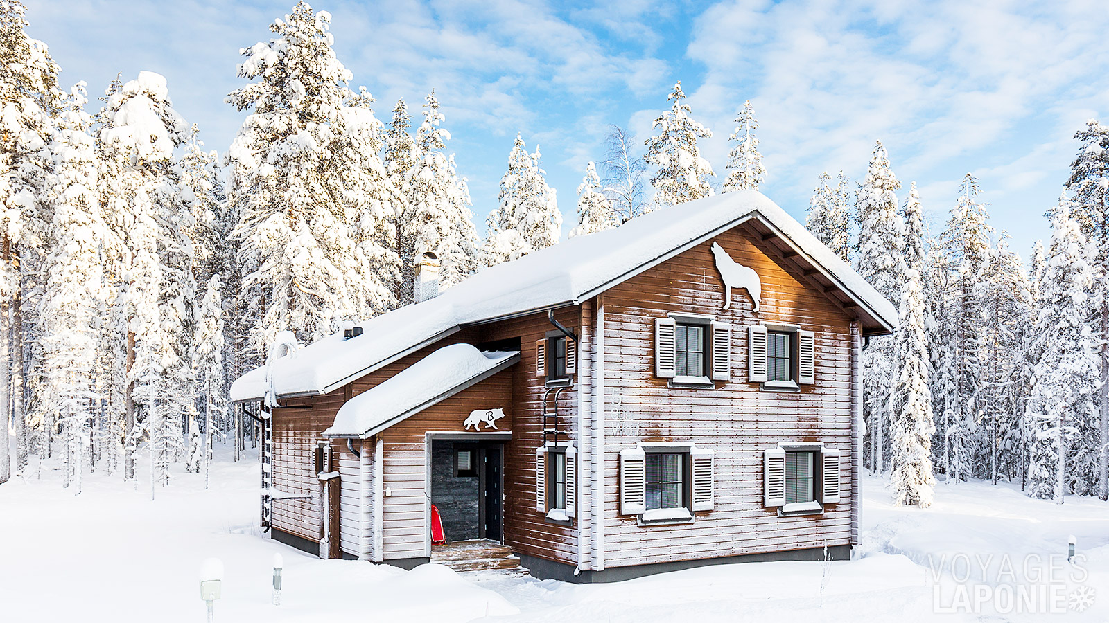 Chaque chalet comprend 2 appartements et offre une superficie de 65 m² à 76 m², pour un confort optimal durant votre séjour