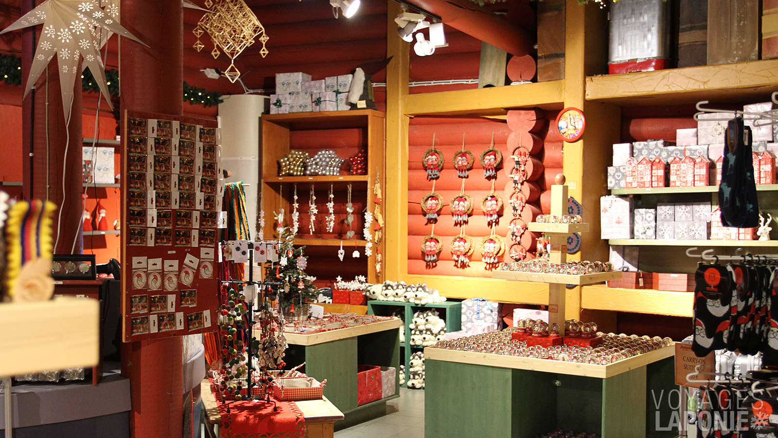 Achetez des cadeaux originaux et charmants dans l’une des nombreuses boutiques du village du Père Noël