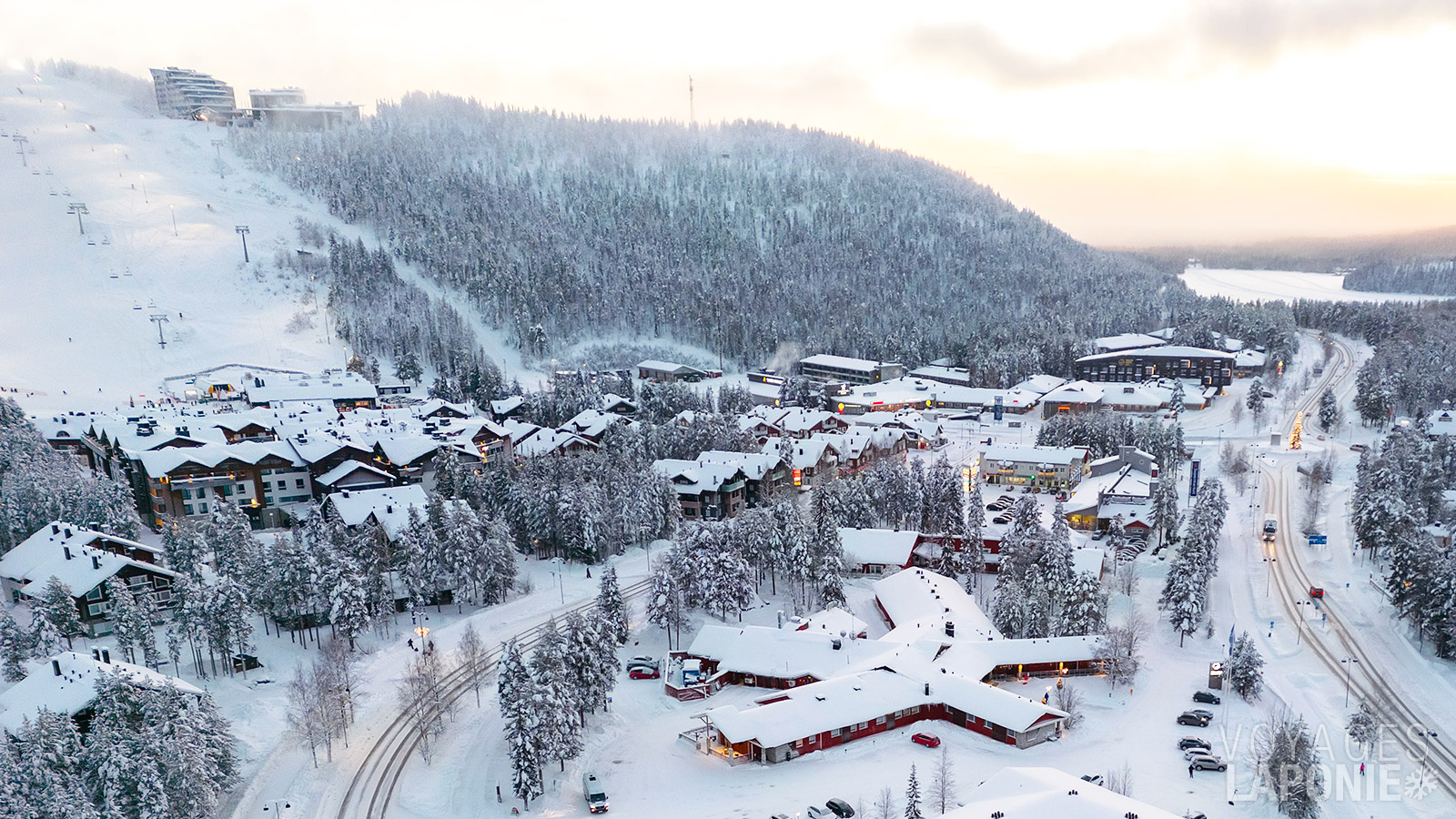 L’hôtel Sirkantähti est entouré de pistes de ski de fond et de remontées mécaniques