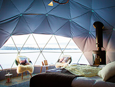 Vous pouvez choisir de passer la nuit dans un luxueux Aurora Hut