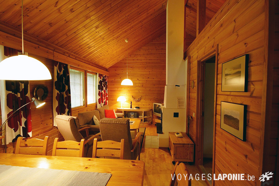 Les cabanes disposent d'une kitchenette, un espace vital, télé, séchoir et une salle de bains avec douche, toilettes et sauna privé